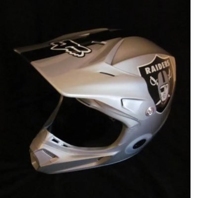 red_roost44's profile picture. 