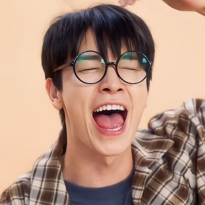 akun random, kadang sambat, kadang cokip, kadang skincare... alias suka2 gue