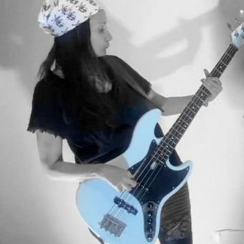 Bajo y Voz en Sukyband.
@Sukyband
https://t.co/7BPKBgJROG
#bandasrock #bandasnuevas
#rock #punkrock #bass #bassist #guitars #guitar