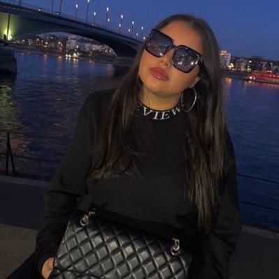 ich bin Herrin sahra #zahlsklave bei mir könnt ihr mal richtig abdrücken |❤️Tribut 15€❤️|wenn ich antworten soll 5€ auf mein Paypal oder Amazon 😂