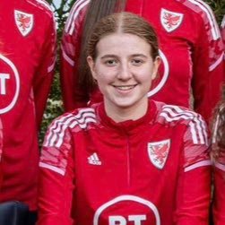 EvieSadler9's profile picture. 18 | @FAWales | @beeston_sports