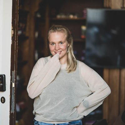 Co-founder @punchlinebe President @vlcmbe Board member @we_are_bam. Mom of Lou & Max. Crazy in love with @jomz. Questions everything. https://t.co/zLmi4Wg81F