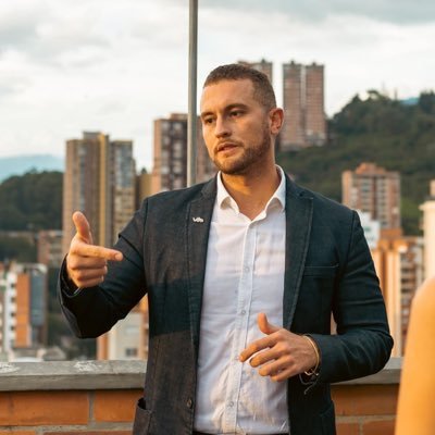 🍀Director Cpiensa y fundador @Medegreenteam | Mi causa es Antioquia💚 | Politólogo @unaloficial | Internacionalización para el desarrollo