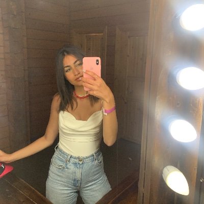 leah____m's profile picture. i don't even know what im doin' here