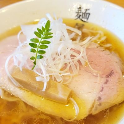 麺屋武双　

たかがら～麺❗されどら～麺❗
初心忘れず精一杯やる❗常に勉強❗
日々精進❗日々正直❗健康第一⁉️

北海道釧路市芦野5丁目15番11号

TEL　0154393737

【営業案内】

営業日　月曜日～土曜日

定休日　日曜日

営業時間11時～15時
※(Lo.14時45分)

※材料なくなり次第終了