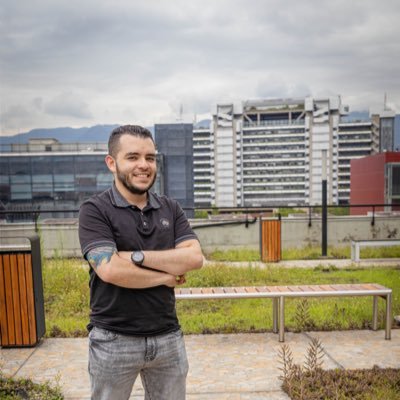 Edison9002's profile picture. Seré un soñador, pero con los pies puestos en la tierra.