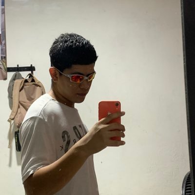 iJavierRivero's profile picture. 😬