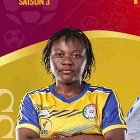 Internationale Footballeuse camerounaise 
lionnes indomptables.  #RaïssaNnanga #FootballFeminin #Cameroun #womenFootballPlayers
contact : +237 693666470