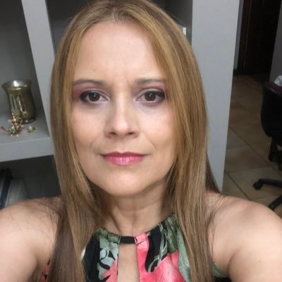 Dios y familia. De frente todo, porque me caen mal los judas. Herediana y fresa.🌺🌼No juzgo mucho😝