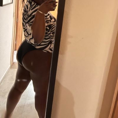 bbwbaddiee1's profile picture. Dark skin, big and beautiful💕 Click the link for more🥰