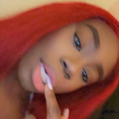 missshakur2's profile picture. 💕