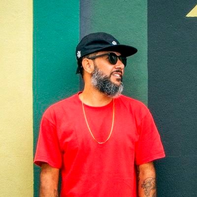 Graffiti writer, artista visual, MC (Conteúdo Paralelo - @ConteudoOficial), ex-skater e ex-jogador de futebol de mesa / botão, não herdeiro
https://t.co/2mfayZoWfY