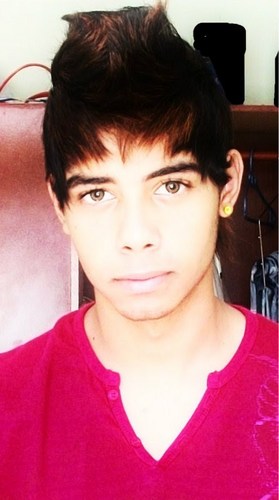 Só Seguindo pra Descobrir Realmente MEu jeito ;D Siga tem nadaa PErder ;D