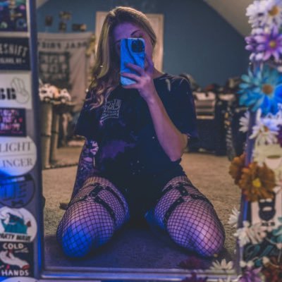 Lilruskii's profile picture. If you know me, no you don’t. Watch your mouth.