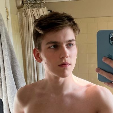 🏳️‍🌈 twink with a $4 OnlyFans DM me!🏳️‍🌈