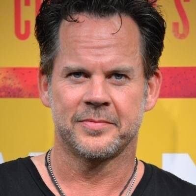 I really want you to know that I’m not Gary Allan I’m his communication manager beware of anyone who claims to be Gary Allan