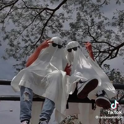 Allah first🙏. Muslimah 🧕, Best luxuries plug and more 🕶️⌚🧵🧶🏷️, agriculturist-technologist👩🌾 🚜.