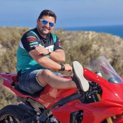 sergejkr's profile picture. hacking and developing, inspired via philosophy... favourites: Sitecore, C#, .NET 4 / 4.5, https://t.co/OfUuqQcNTd MVC, Razor, MVP, Glass Mapper, Design Patterns