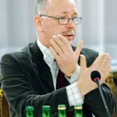 Polski prawnik,nauczyciel akademicki, adwokat,dziennikarz, doktor habilitowany nauk prawnych, profesor, rektor Europejskiej Wyższej Szkoły Prawa i Administracji