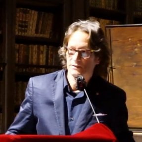 PhD Francesco Luti is an italian writer and Professor at Universitat de Barcelona (Facultat de Filologia i Comunicació)