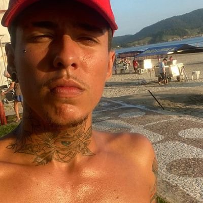| Tatuador | Músico | 💉🎶♓
| São Vicente | - | SP | 🇧🇷
| Headshop | ~ @trezz.estore 🌴