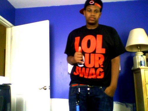 - 17 ; Business Owner  ; Taurus ; Mention Me For A Followback ;
