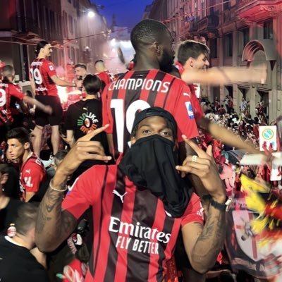 thibflz's profile picture. ✞