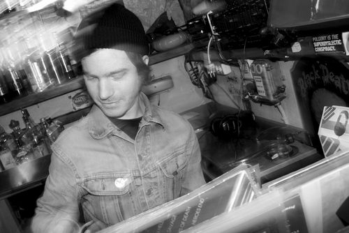 danielsoderberg's profile picture. Kommunikationsansvarig för Live på bio och Folkets Hus och Parkers filmdistribution. Har en blogg med magiska musiksamlingar.