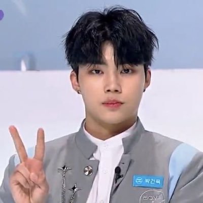 shaunchi_'s profile picture. “come on mav, do some of that pilot shit” ★