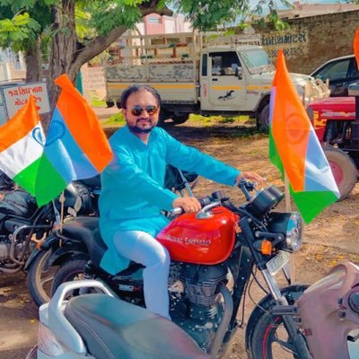 apurvvasvelia's profile picture. 🚩 હિંદુત્વ 🚩  iOS Software Engineer  👨‍💻 BJP Yuva Morcha 🪷🇮🇳