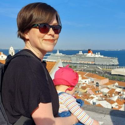 CogSci PhD student @ CEU Budapest studying infant social cognition. i have a kid & i like cooking & queer stuff 🏳️‍🌈. she/her