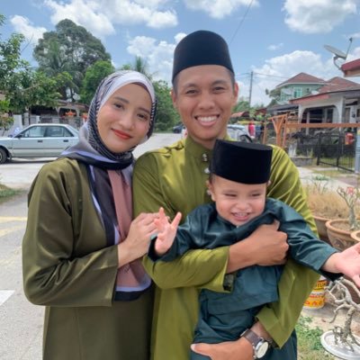 _shaardd's profile picture. a professional cinderella | wife riza aizat | mommy emir rifhan