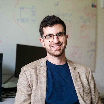 Chilean PhD student @CarnegieMellon. Passionate about Theoretical Computer Science, writing, monkeys, beer, lemon pie and old Shakira's songs. He/Him/Monke.