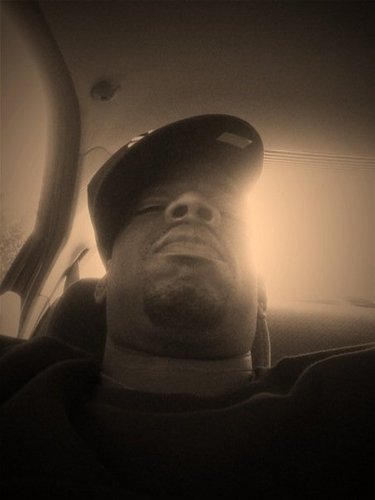 udotk2111's profile picture. Nah, I don't see you...I can't look back! #teamfollowback
