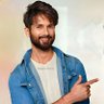 shanatic_nimra1's profile picture. 🇵🇰 FAN ACCOUNT for @shahidkapoor I'm THE FANGIRL💘#Shanatic everafter ❤ Books lover 📚 Cat Mom🐱Babar Azam and Pak Cricket Team's Fan💚💖