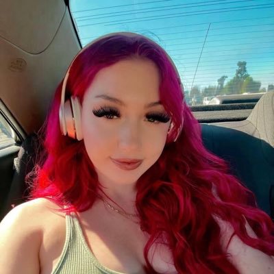 qnte96's profile picture. all whites aren’t racist ✌️✌🏻✌🏼✌🏽✌🏾✌🏿