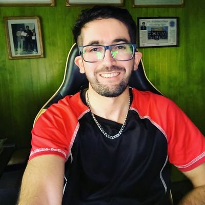 yoniparra12's profile picture. 