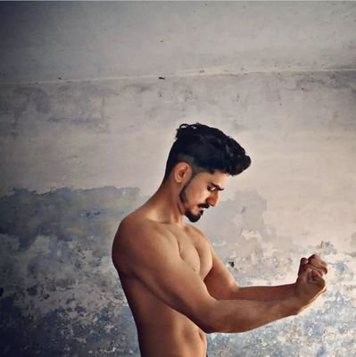 fashion model
fitness freak
Instagram I'd - rathorsani
Facebook I'd -sumit Kumar Singh
I am jammwalions boy 
my inspiration -@vidyutjammwal
https://t.co/QYlj08t