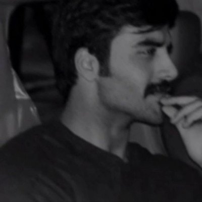 لا يدوم ربيع العمر ولكن  نظارة القلب هي التي تدوم .
