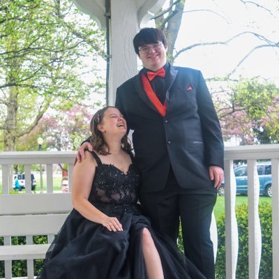 19 ♑️ Freshman at BSU ❤️🤍 2023 👩🏻🎓 CL 👩🏻❤️💋👨🏻