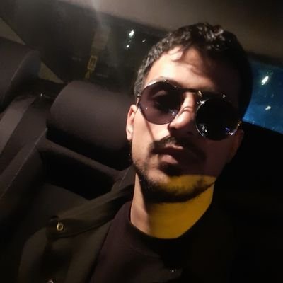 Düşünebilen herkesin insan olması, insan olan herkesin düşünebildiği anlamına gelmiyor.
Bilgisayar mühendisligi;《Web Developer/》