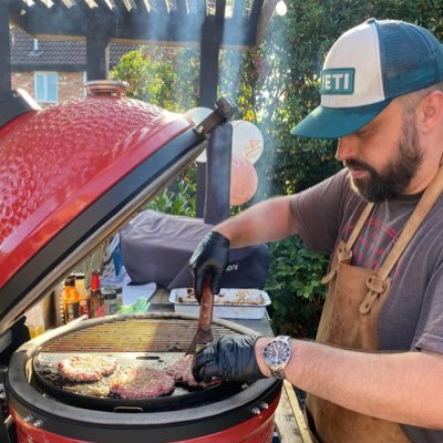 BBQ Jedi🇬🇧🇫🇷 | experience from many kitchens across Europe | now cooking over fire❤️ Ambassador @KamadoJoe Fire squad 🔥 @AngusAndOink & @masterbuilt