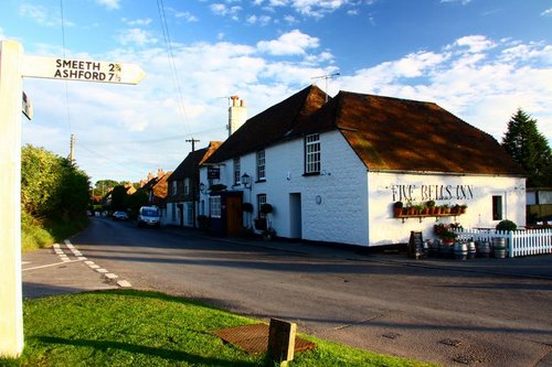 5BellsBrabourne's profile picture. A pretty little pub with rooms on the beautiful Pilgrims Way. Celebrating Kents Best Beer and Wines with Wood Fired Baking.