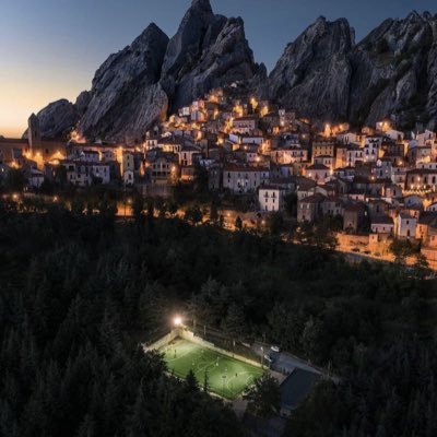 stuartinorman's profile picture. A Full Red, L8, LFC season ticket holder, Home and Away, infrequent tweeter, proud father, Tea Street Band, Arctic Monkeys, The Black Keys