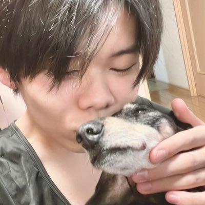 Iyashinoyakata's profile picture. ペットのことが大好きな普通の大学生が、犬を飼うか迷っている人や、飼い始めの飼い主さんに向けて、おすすめの犬種や良い飼い主になるコツを発信しています🌸 ▶︎ 犬飼ってみたいけど色々不安🐶 ▶︎ 犬との接し方次第でもっと愛される🐶 毎日20時投稿⏰ ▼もっと役立つ情報を知りたい方はこちらのURLからインスタグラムへ▼