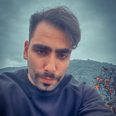 شاید مرده پرستیم چون که فکر میکنیم زنده هامغرور میشن...