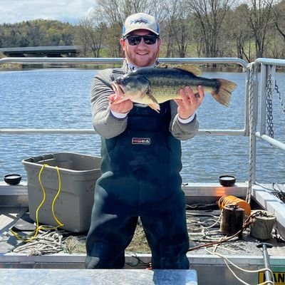 Food web ecologist/modeler. Postdoc at UVM, Rubenstein Ecosystem Science Laboratory, modeling lake food webs. I use SIA to study food webs and trophic niches.