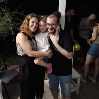 Periodista, relator, cinéfilo. Papá de Delfina y Anita. Lo demás va y viene