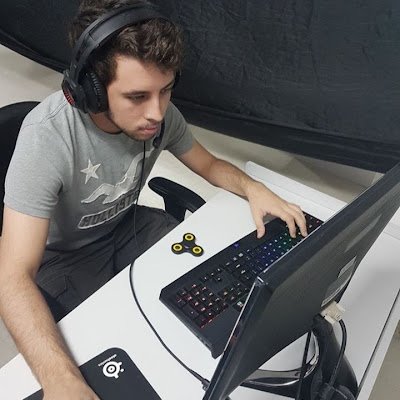 FilipeKariokaz's profile picture. Learning. Living. Seeking. Understanding. Peace.