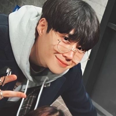 7billion smiles but Seonho's still my favorite(ꈍᴗꈍ) ~k-drama enthusias~